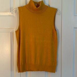 Sleeveless lightweight Turtle Neck